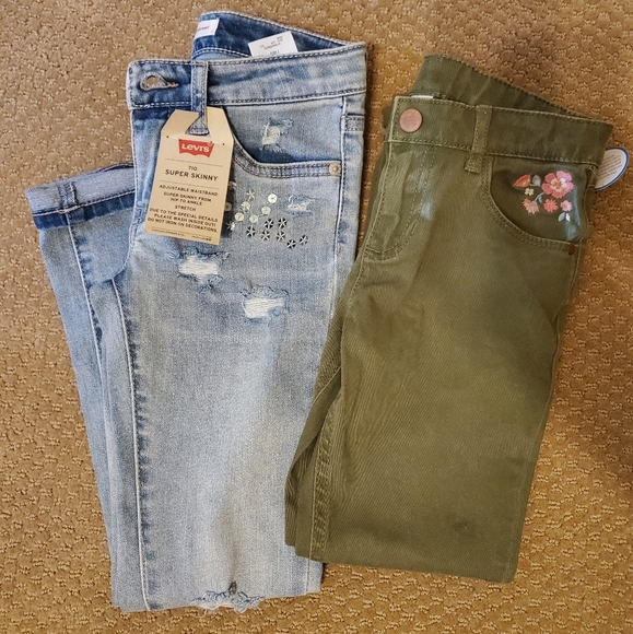 2 pairs of Girls size 7 jeans - Picture 1 of 6